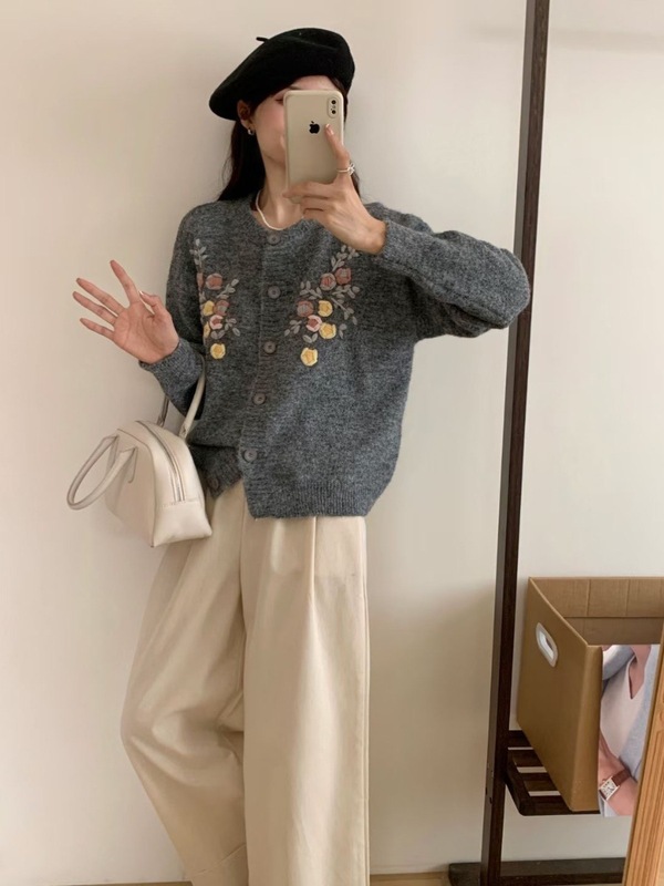 设计感立体绣花圆领针织衫女2025春秋新款韩系慵懒风叠穿洋气外搭|undefined