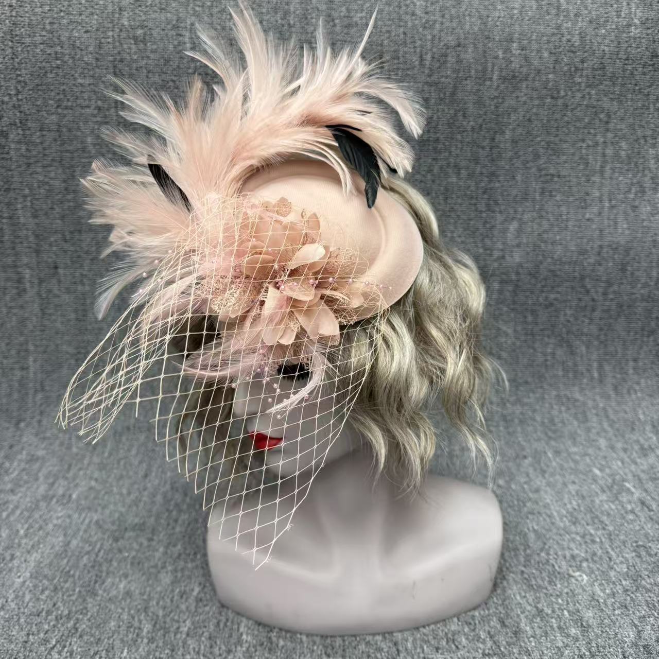 Wholesale European and American Bridal Feather Hair Accessories, Silk Flower Edge Hairpins, Mesh Hairpins, Stage Performance Head Flowers
