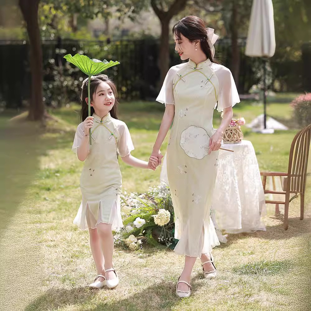Estrictamente seleccionado 2024 verano nueva ropa transpirable para padres e hijos, gasa de red cheongsam mejorada, ropa de rendimiento de madre e hija de estilo chino, arte