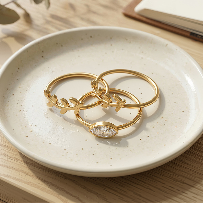 Tina Europa y los Estados Unidos diseño de nicho transfronterizo in viento anillo de corona de flores de acero inoxidable incrustado de zircon joyería al por mayor para mujeres