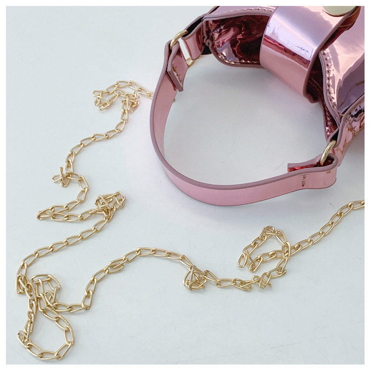 Unisex Pu Heart Shape Solid Color Elegant Streetwear Sewing Thread Square Hidden Buckle Shoulder Bag display picture 24