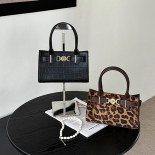 �S��ҫ���w¶˼�S��ͬ���{�~�y����Ů���μ�б��ٴ��������ذ�