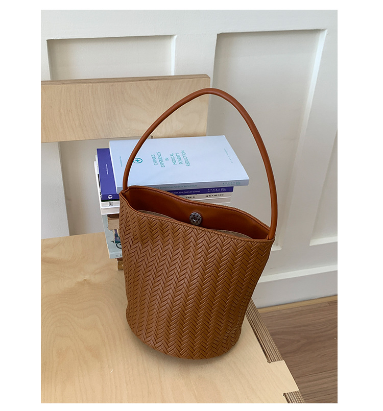 Trendy large-capacity woven bag, fashionable handbag, 2025 new style, versatile bucket bag, simple shoulder bag, underarm bag undefined