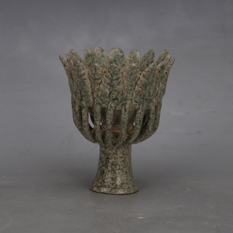 Nordic Song Dynasty Sichuan Ba州 Kiln Celadon Leaf-Shaped Hand-Painted High-Footed Oil Lamp Chinese-Style Decorative Piece Antique Imitation Porcelain Collection