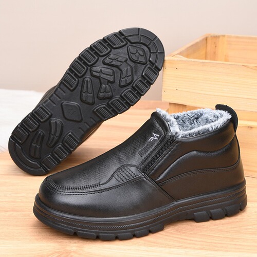 Old Beijing Cotton Shoes for Elders in Winter with Insulated Warmth, Leather Shoes with Added Thickness for Anti-Slip and Waterproof Cotton Boots