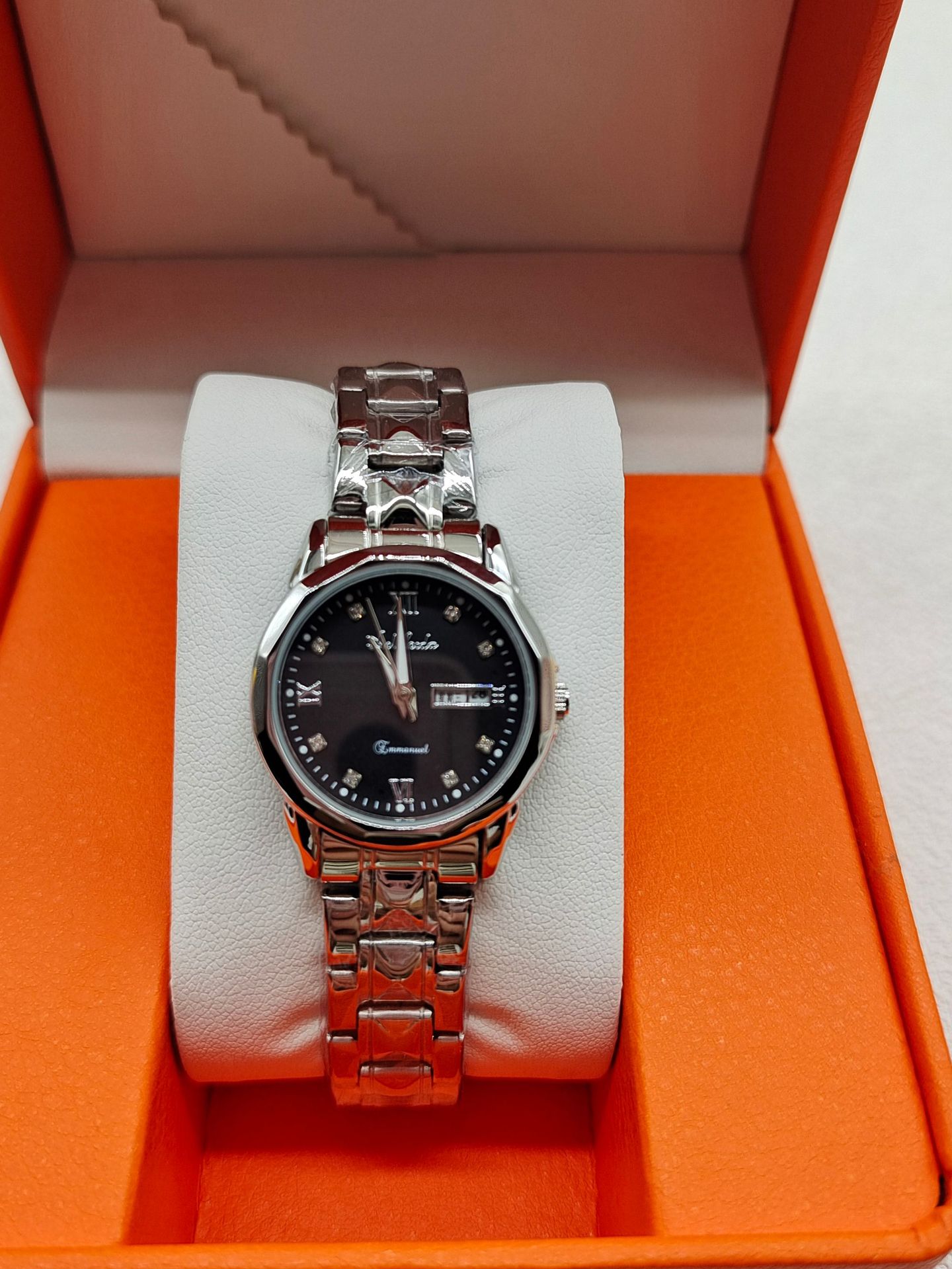 1629 silver black female