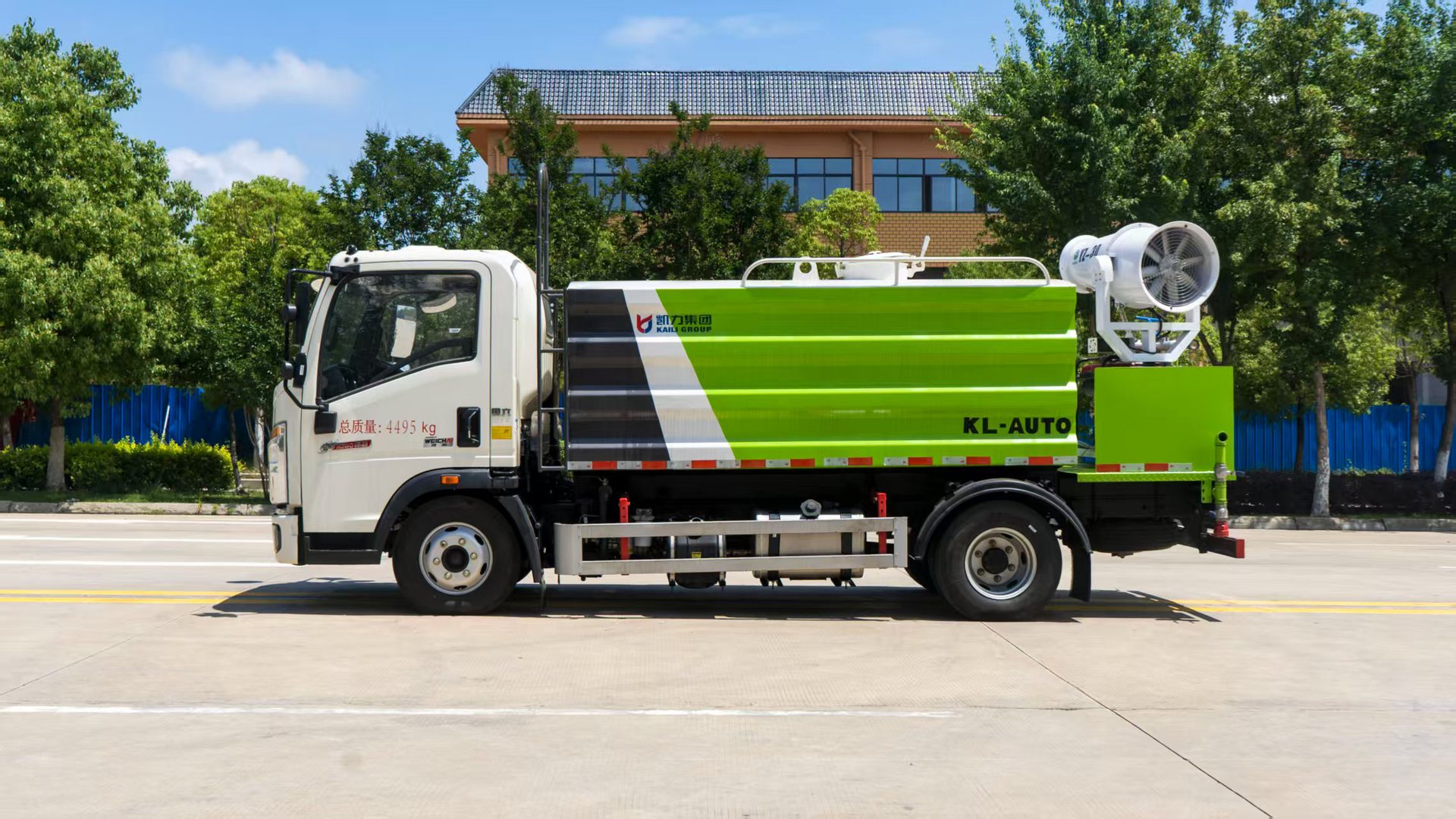 Popular Model: Sinotruk Howo 7-Cubic-Meter Blue License Plate Fog Cannon Sprinkler Truck, C-Class Driver's License Required, 7-Cubic-Meter Urban Use, Direct from Manufacturer, Multi-Functional