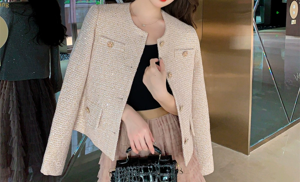 Теперь маленький ароматный ветер уменьшает возраст, модный осенний и зимний дикий костюм тонкий, другие спандекс без рукавов