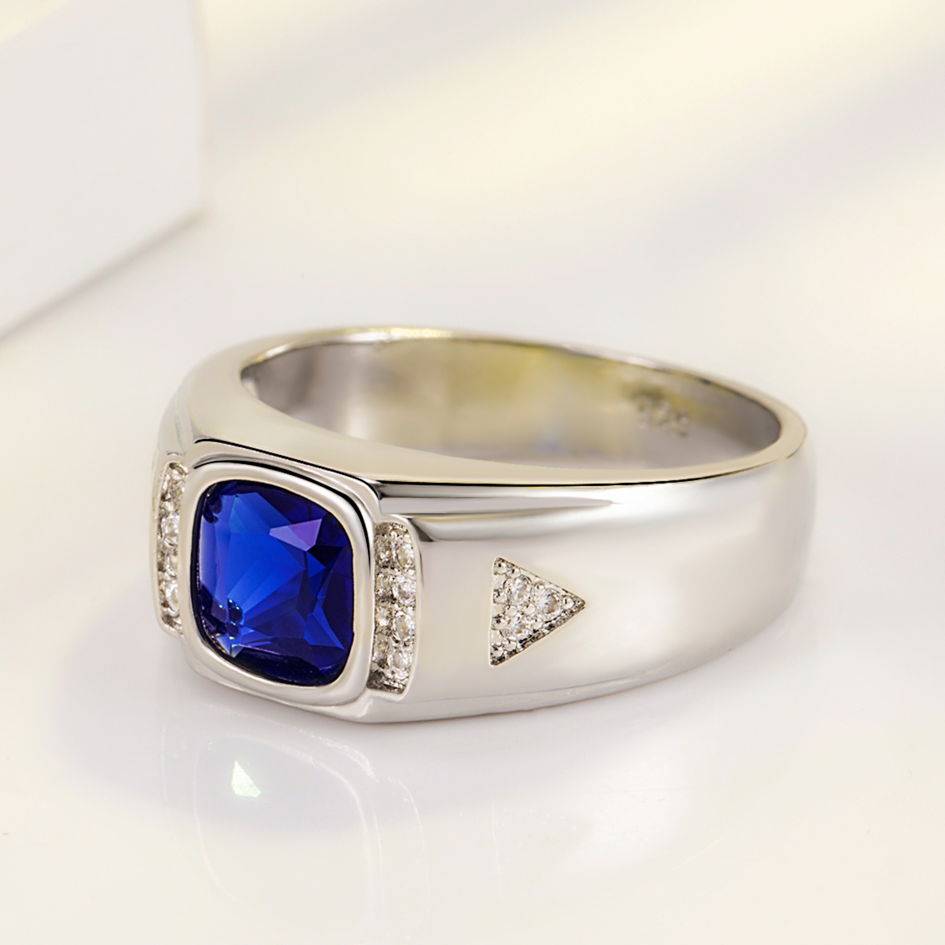 Bague pour homme avec pierre précieuse bague zircon bleue tendance_voghion.com