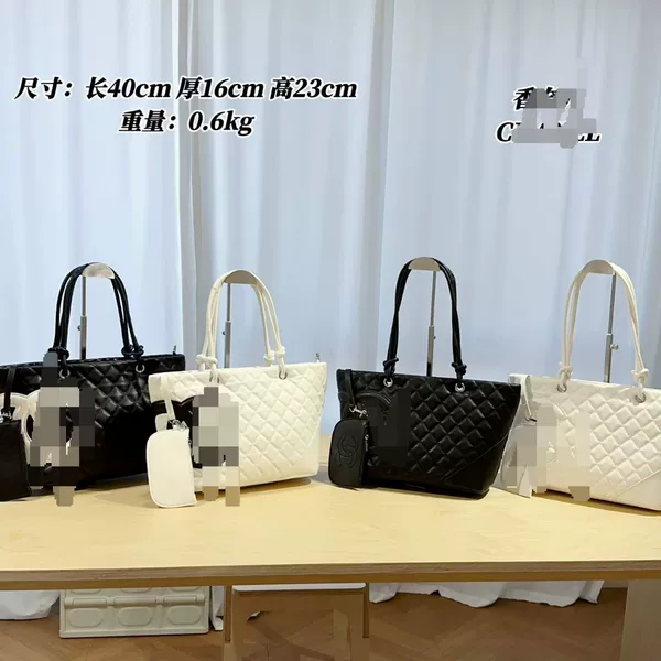 Elegant and stylish quilted women's bag, 2026 new trendy fashion tote bag, simple large-capacity handbag