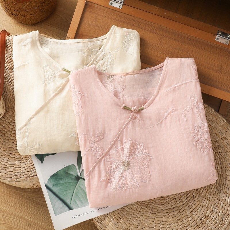 新しい刺繍入りコットンとリネン混紡のミッドスリーブシャツ、レトロで芸術的なルーズで多用途な花柄の薄いトップ、女性用アプリコットピンク|undefined