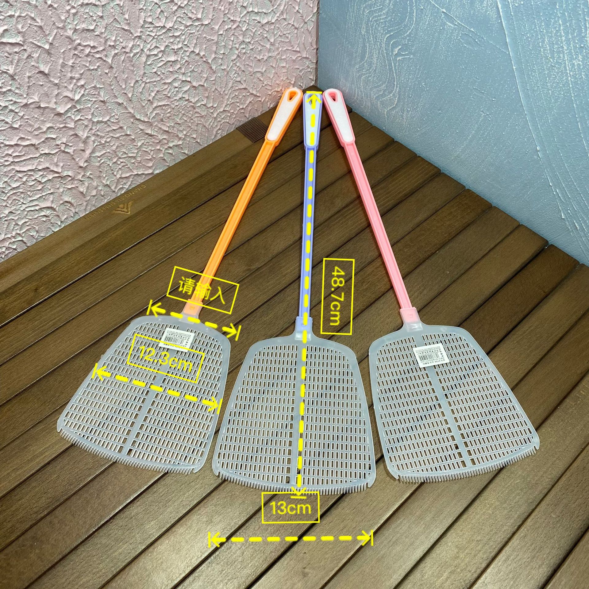Wholesale 0104 Mosquito swatter for household use, long handled fly swatter that cannot be broken, summer big head, mature glue, durable plastic mosquito swatter
