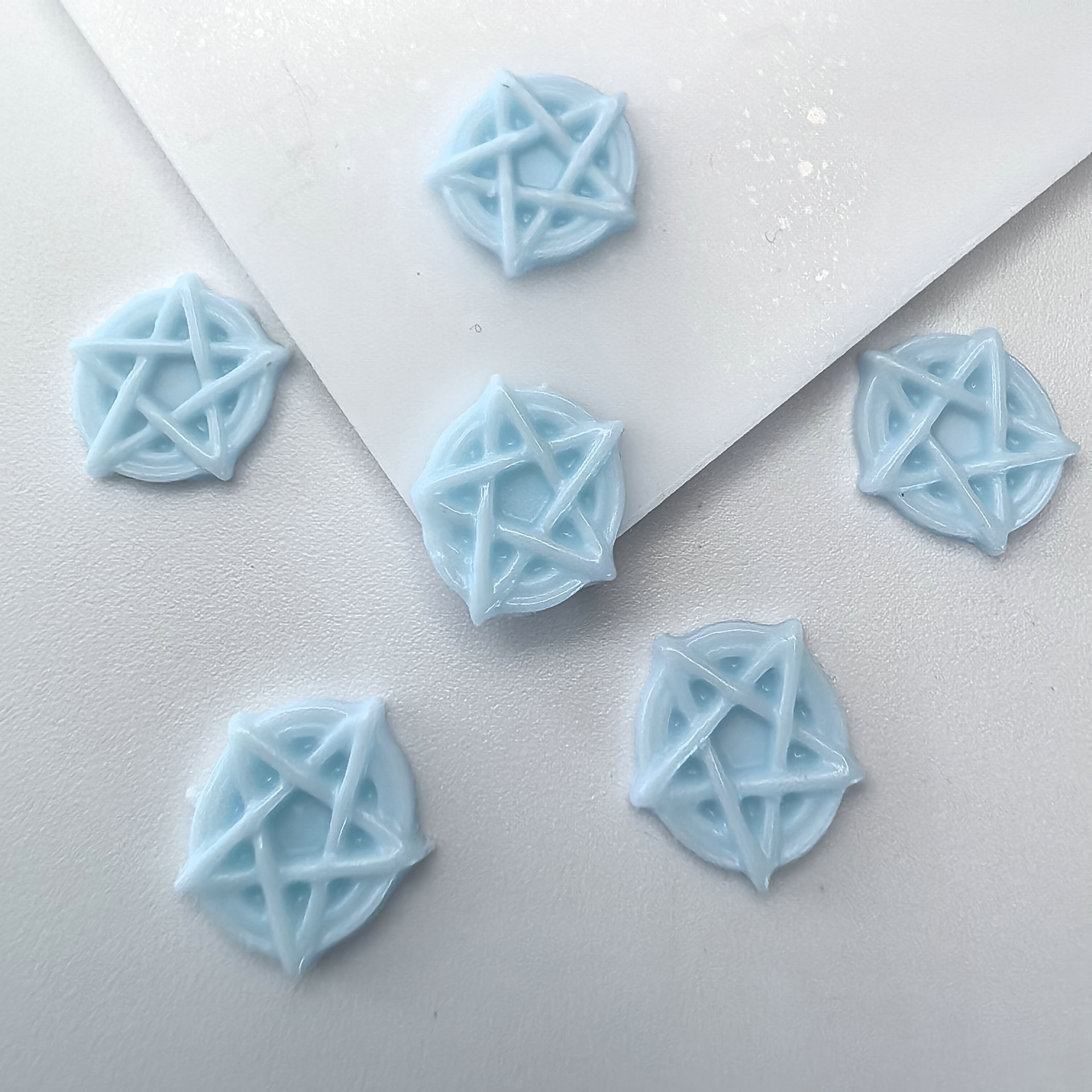 饰品配件用途：美甲，DIY手机壳，diy儿童发饰头饰，冰箱贴