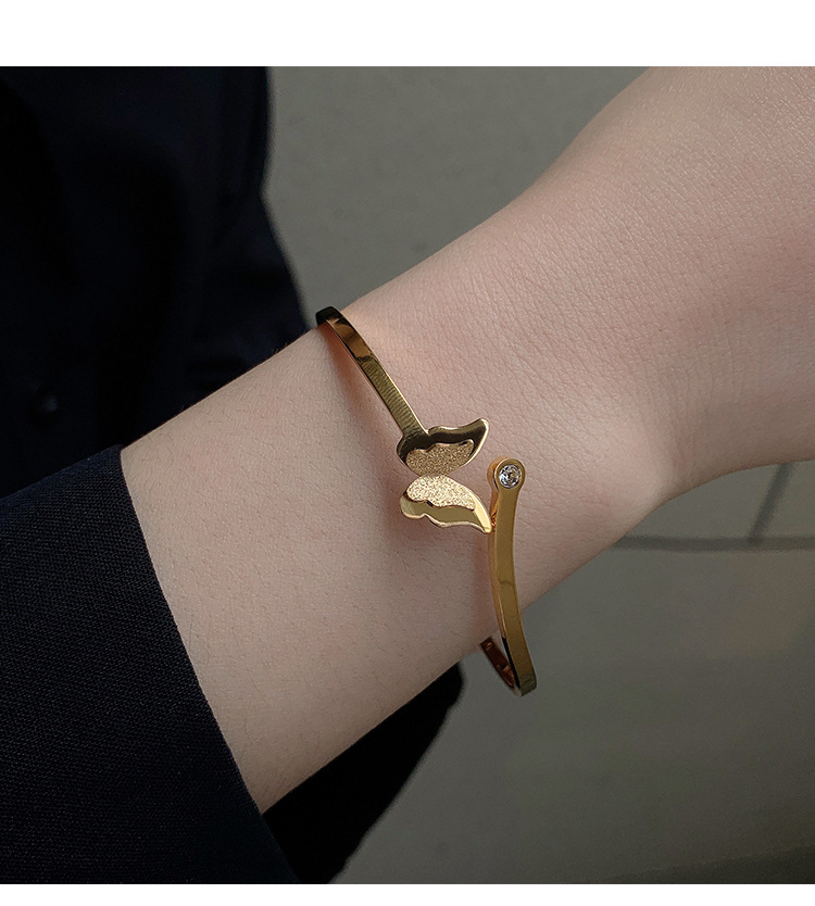 Daily Occasion Retro Butterfly Titanium Steel Inlay Rhinestones Bangle
