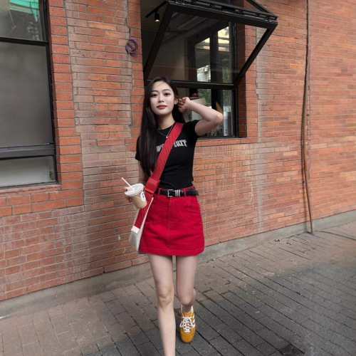 American Retro Red High-Waisted Denim Short Skirt for Women Summer Hot Girl Nipple Covering A-Line Skirt Slimming Bustier Skirt