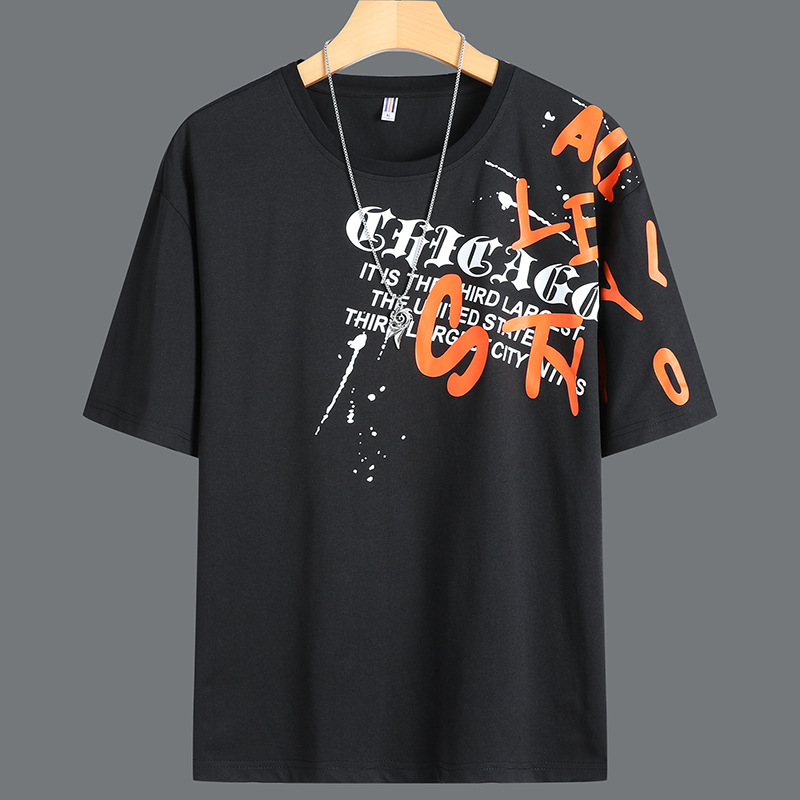 Camiseta de manga corta elegante para hombre, nuevo diseño estampado moderno, corte holgado para adolescentes, marca de moda de verano, top de media manga estilo ins para hombre.