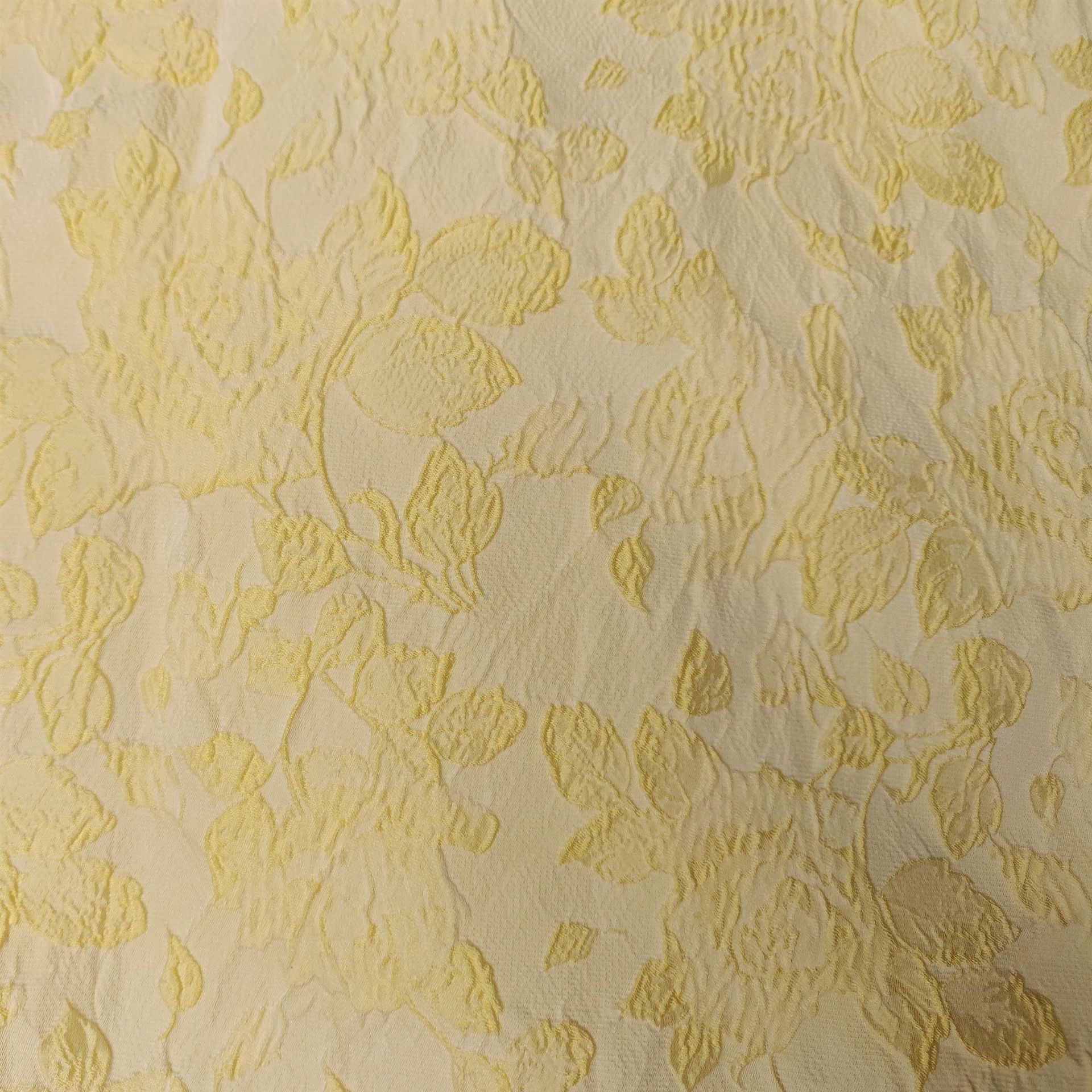 价格色织提花面料浮雕凹凸花朵轻薄裙装提花布料大提花浮雕提花