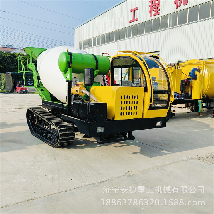 沙漠履带混凝土搅拌车 浇筑桩商混罐装车 3方光伏工程履带搅拌车