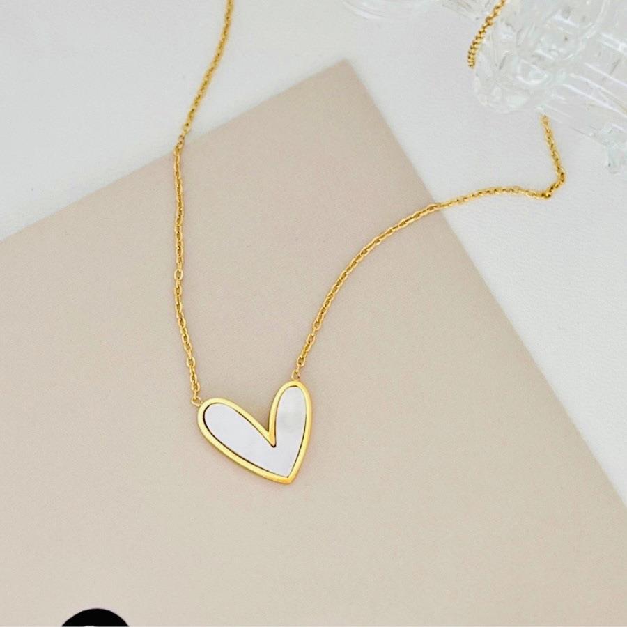 1 Piece Lady Heart Shape Titanium Steel Plating Pendant Necklace display picture 1