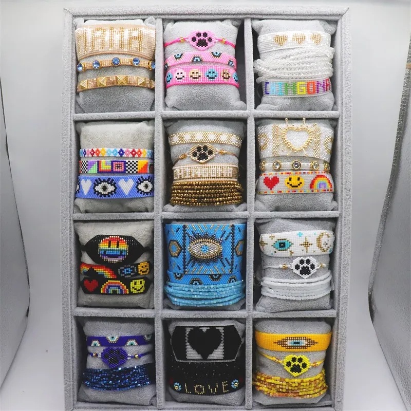 7g Weight Novelty Cartoon Heart Shape Glass Wholesale Beaded Bracelets