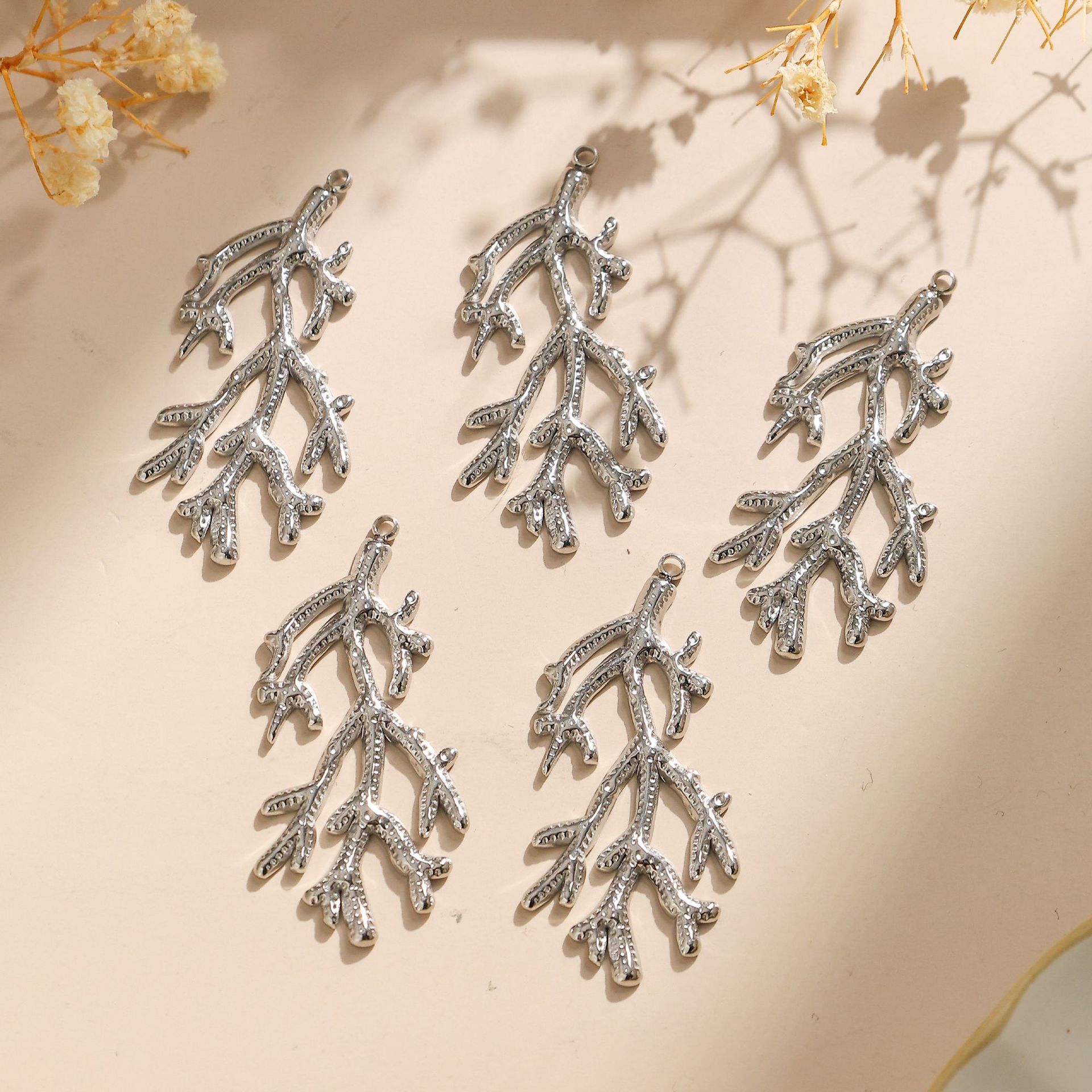 5 PCS/Package Quantity 304 Stainless Steel Material 5 PCS/Package 304 Stainless Steel Solid Color Pendant