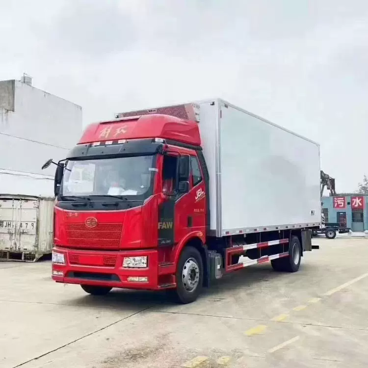 东风福瑞卡冷藏车2.8米冷藏车海鲜冷藏保温车厂家电话