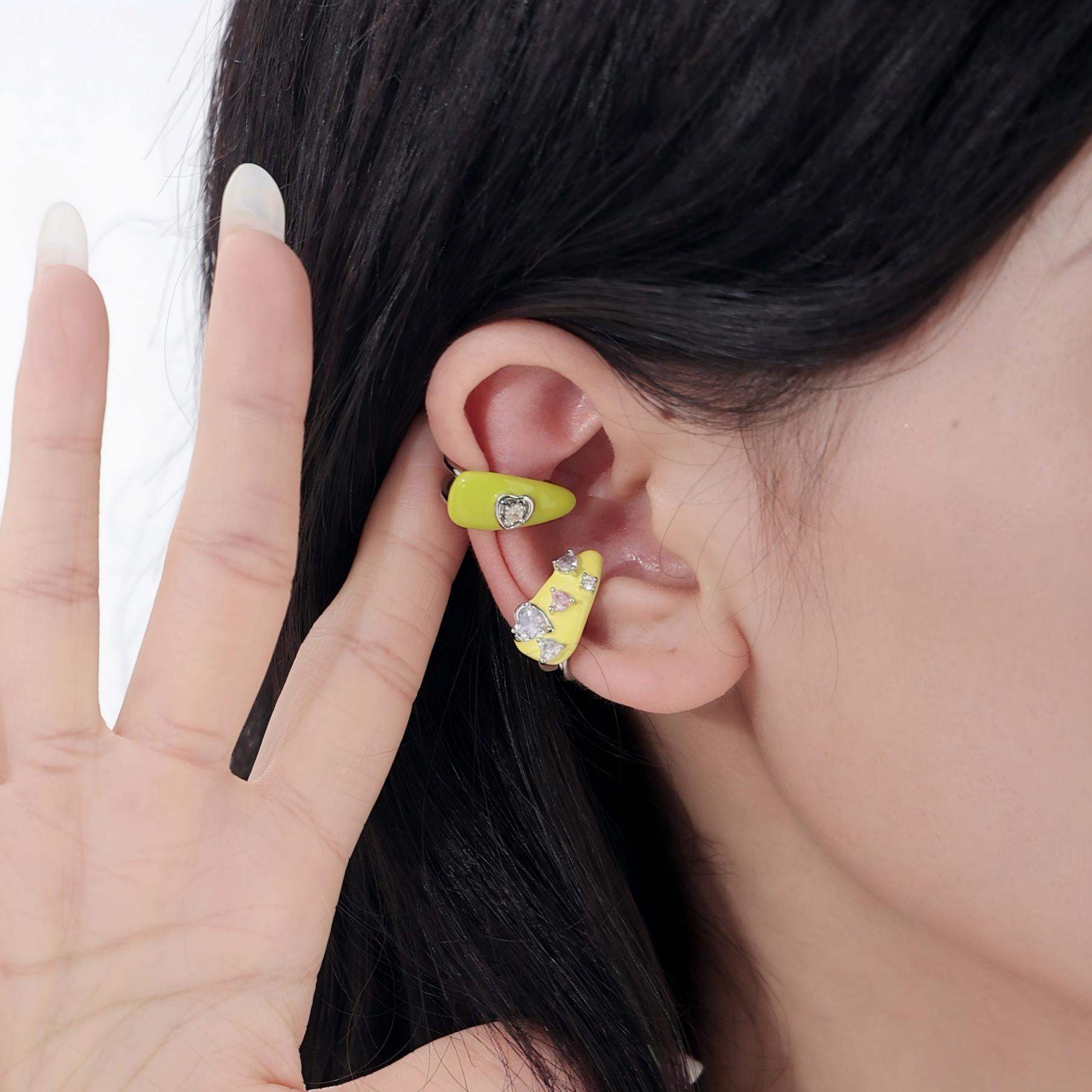 Japón y Corea del Sur dopamina color esmalte frío nicho de diseño original amor incrustado zircon diseño sin agujeros de orejas clip de hueso de orejas