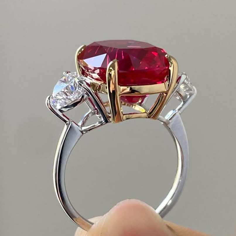 Sanjie Live Selling 5 karat Big Goose Egg Imitation Pigeon Red Blood Ring Electroplated Rose Gold Double Color Ruby Diamond Ring