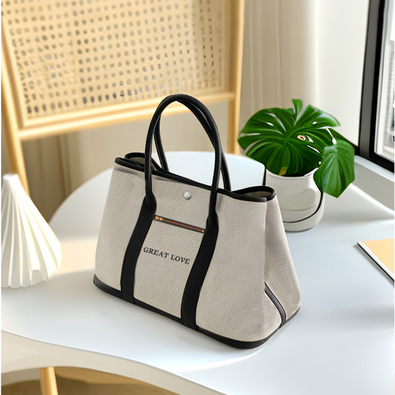 Summer capacious retro one-shoulder bag