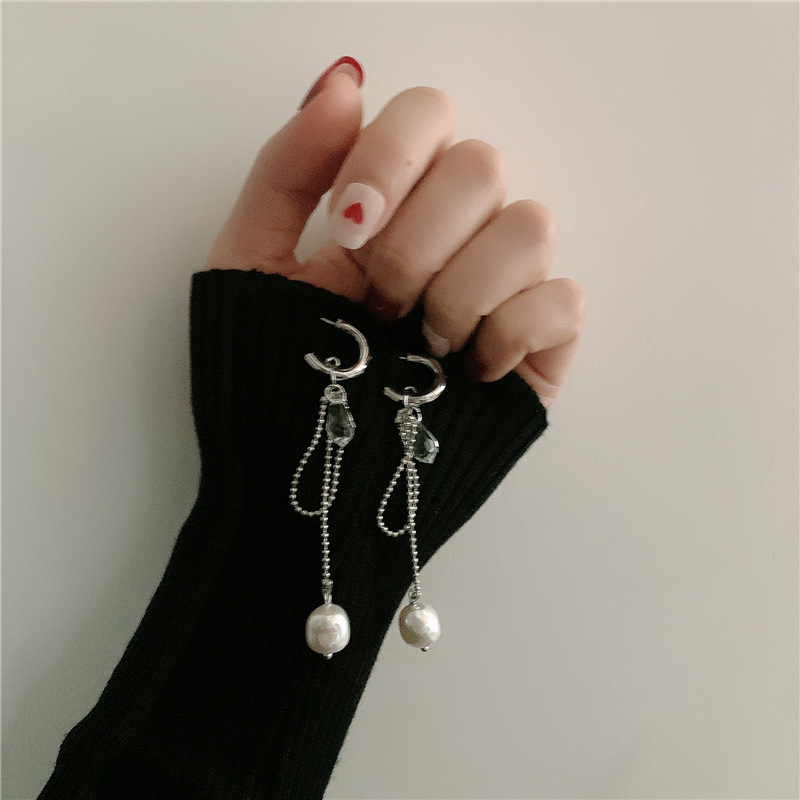 Fashion Chain Pearl Tassel Long Earrings display picture 9