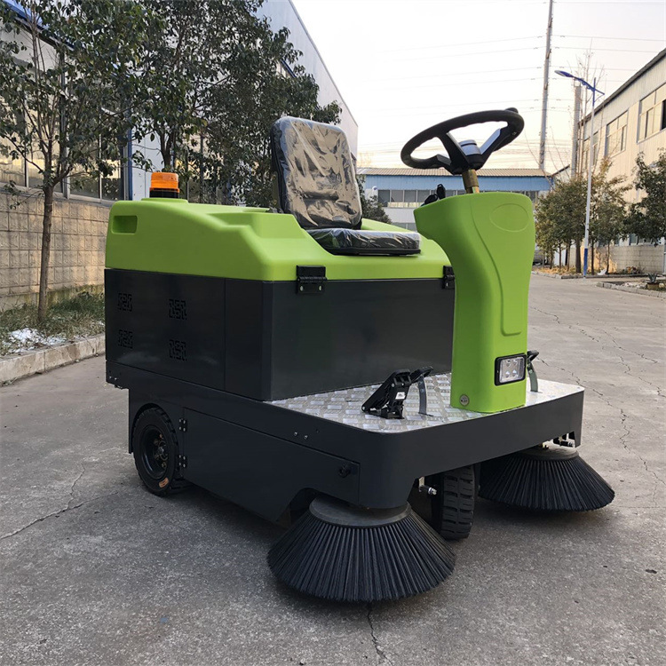 成德 扫地车 道路扫地车 驾驶式多功能物业园区扫地机