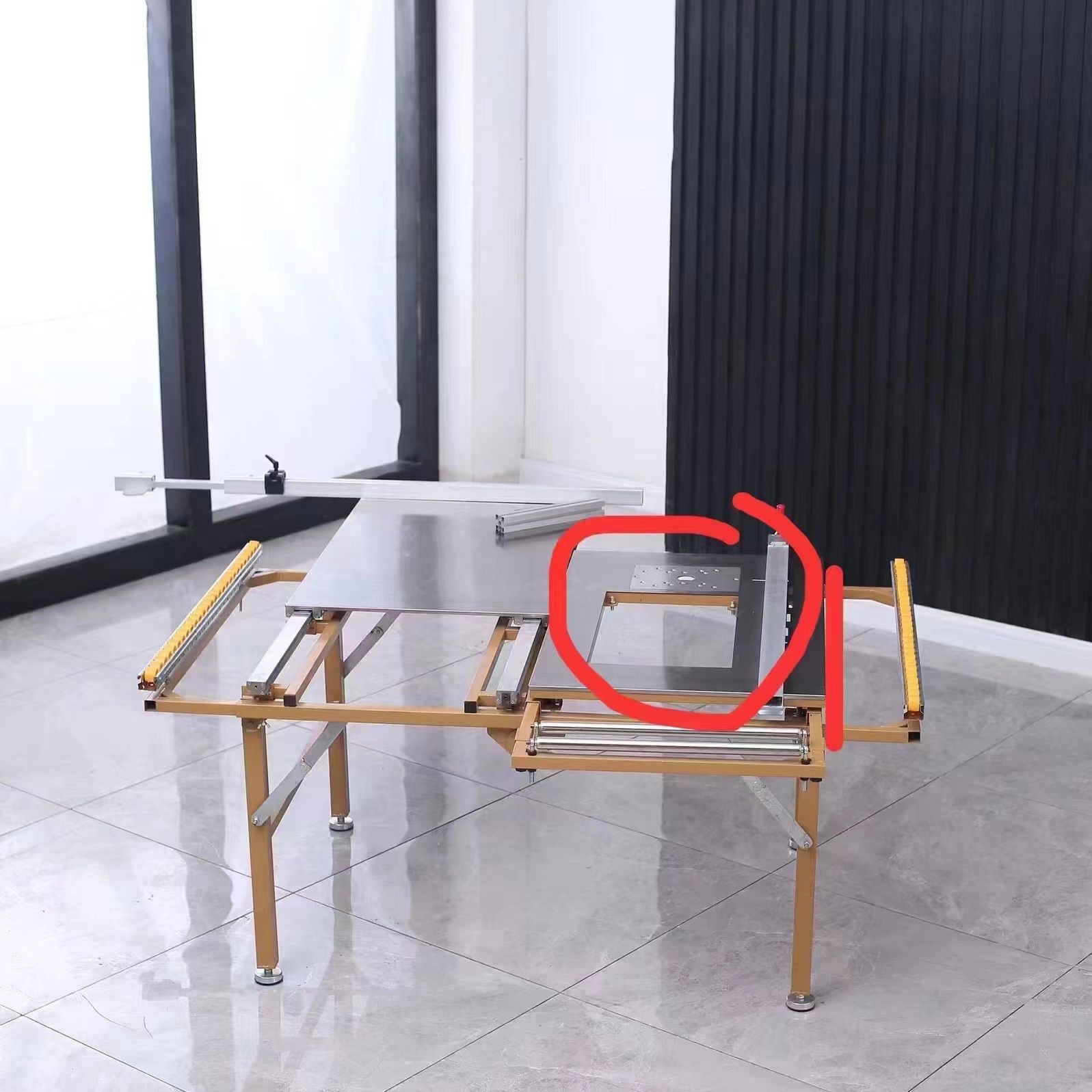 Mesa de sierra de empuje de carpintería multifuncional Mesa de sierra plegable Mesa de sierra de empuje de precisión de carpintería