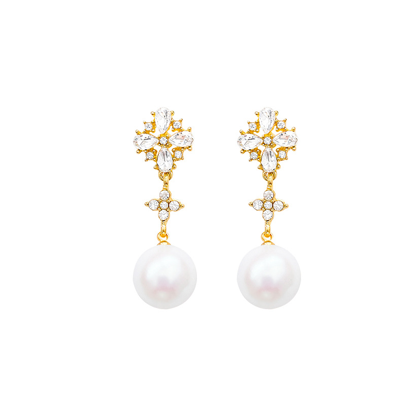 Korean sophisticated fashionable earrings with zircon pearl