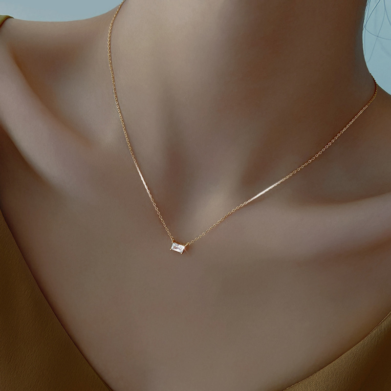 Simple Compact Four-pronged Square Diamond Necklace For Women, With Cool Minimalist Style, Featuring A Rectangular_voghion.com