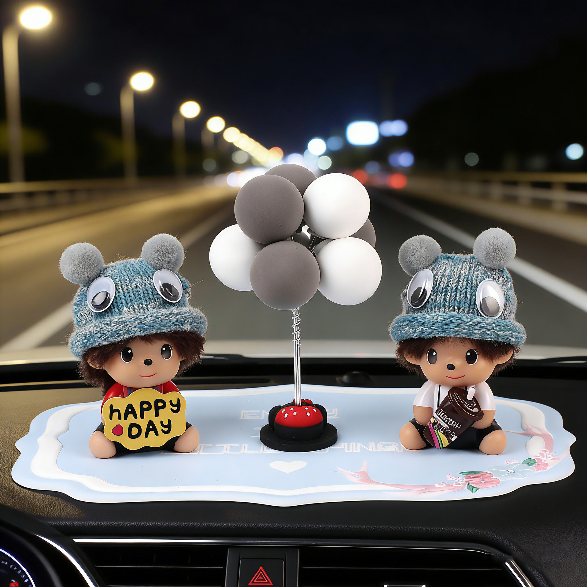 2025 adornos interiores de automóviles de dibujos animados adorables consola central de automóviles en línea Monchichi adornos creativos para automóviles