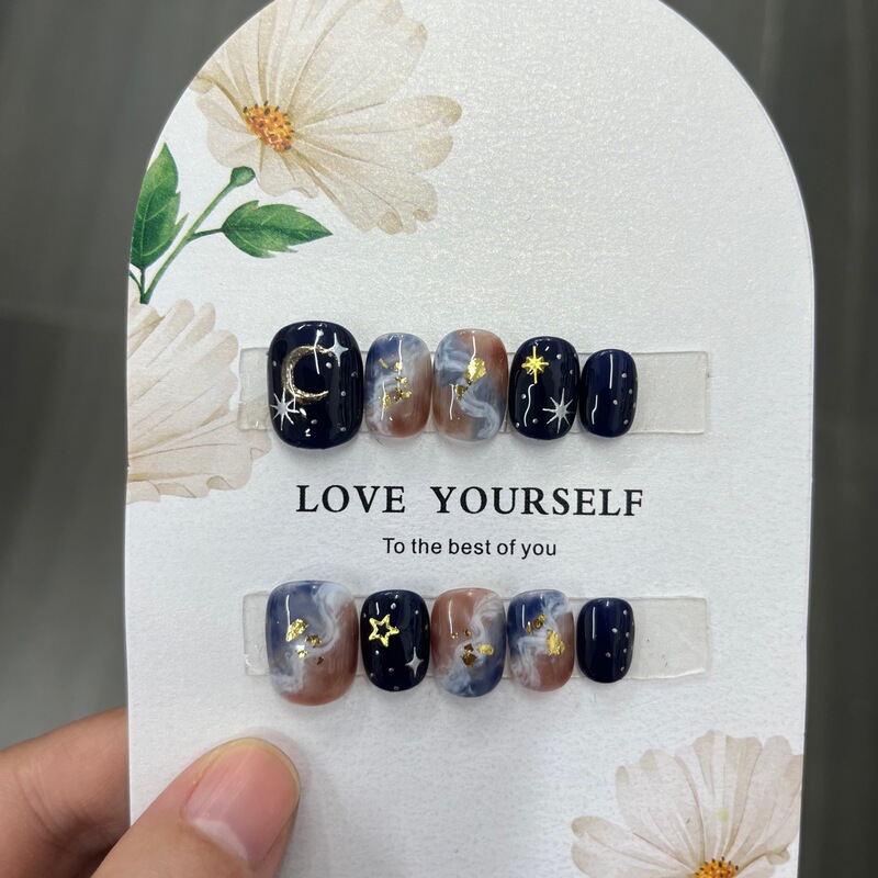 Daewoo Nail Art Hand-Wearing Armor Short Square A Van Gogh Starry Sky Hand-Painted Spotted Gold Foil to Show White