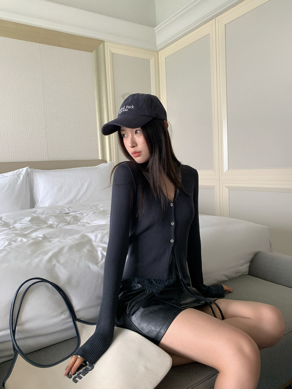 趋梦DT ETOLIE穿搭心机蕾丝打底v领针织开衫女秋季修身上衣两件套|undefined