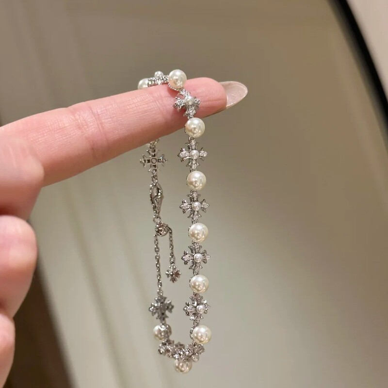 [Pearlescent Covenant] Sweet and Cool Girl Fashionable and Exquisite Elegant Sparkling Diamond Cross Bracelet New Necklace Earrings