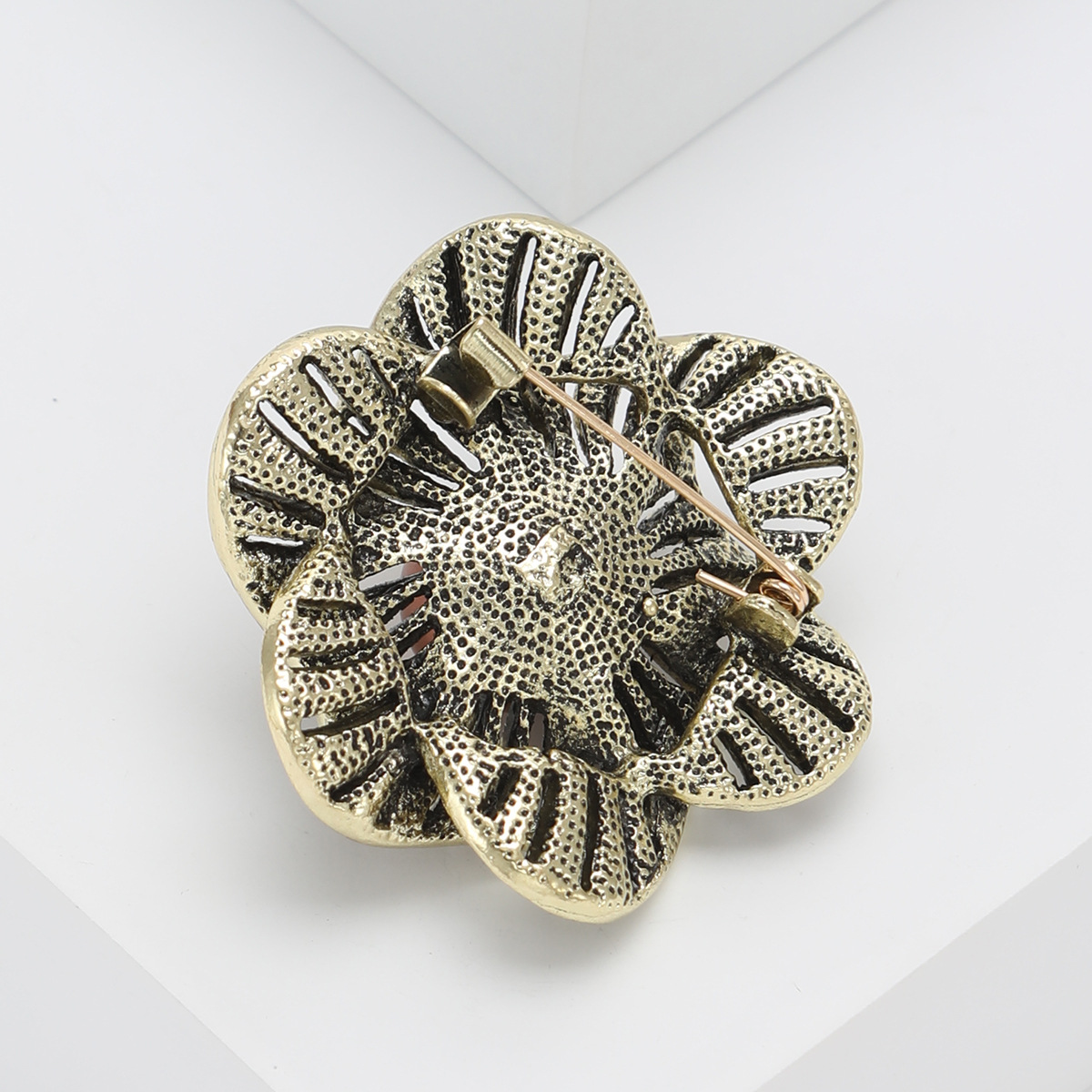 Inlay Design Pin Flower Alloy Inlay Artificial Rhinestones Artificial Pearls Women's Brooches