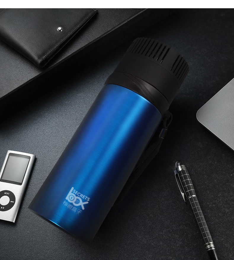Portable insulin refrigerated box car mini refrigerator mini medicine beverage cooling Cup outdoor car refrigerated box