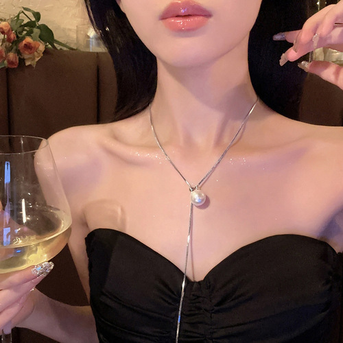 Pullable pearl long necklace light luxury niche  new summer design advanced clavicle chain necklace trend