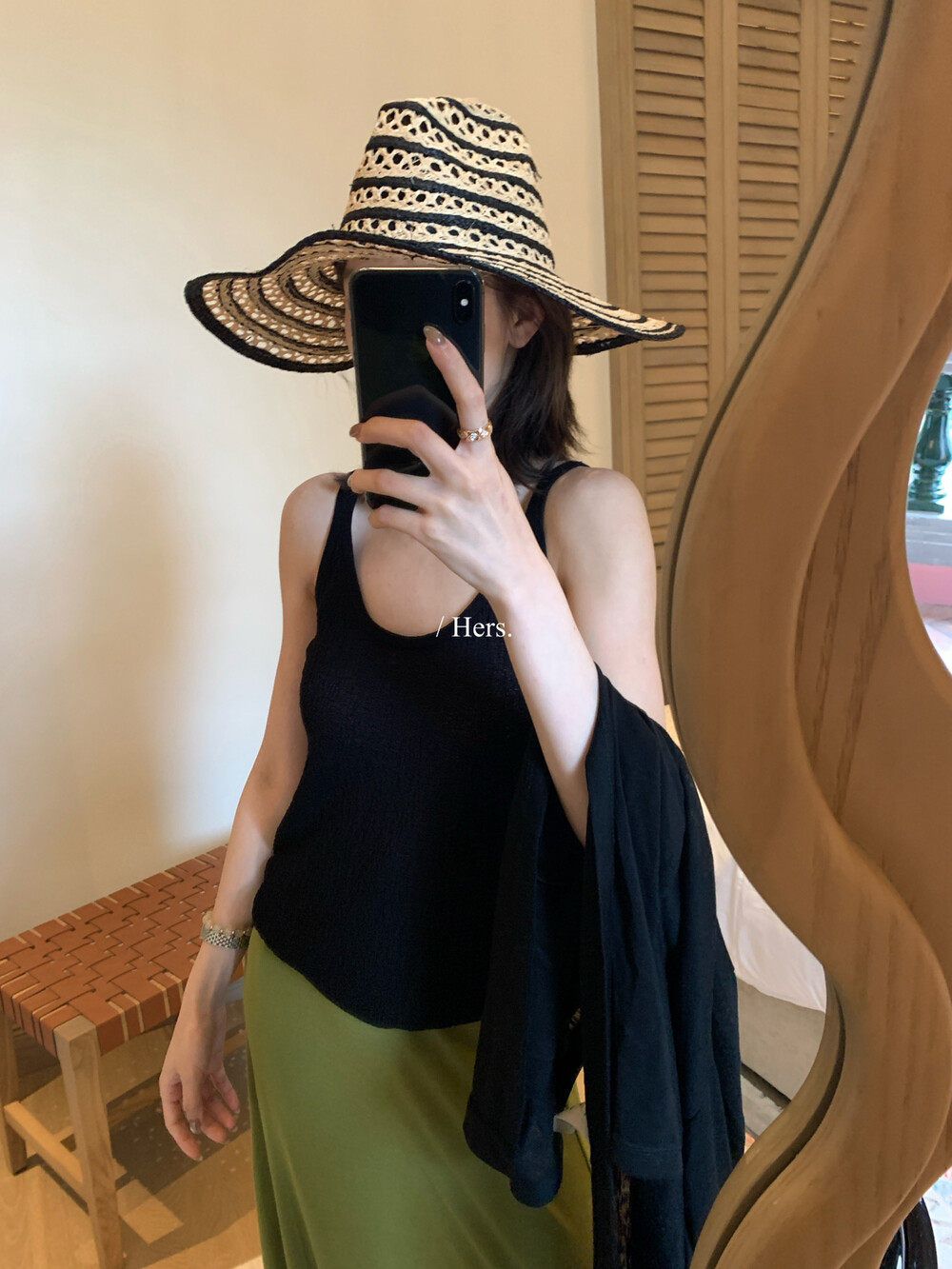 màu đen