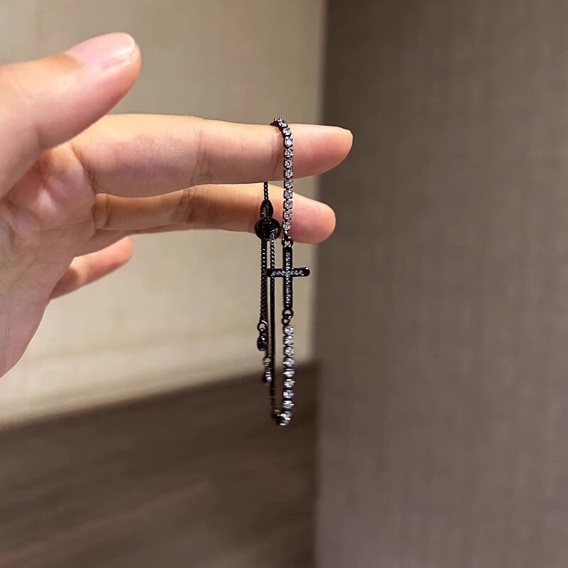 Sweet and Cool Style, Sparkling Full Diamond Cross Black Bracelet for Girls, Accessible Luxury Niche, Exquisite and High-End Bestie Bracelet Sweet and Cool Style, Sparkling Full Diamond Cross Black Bracelet for Girls, Accessible Luxury Niche, Exquisite and High-End Bestie Bracelet