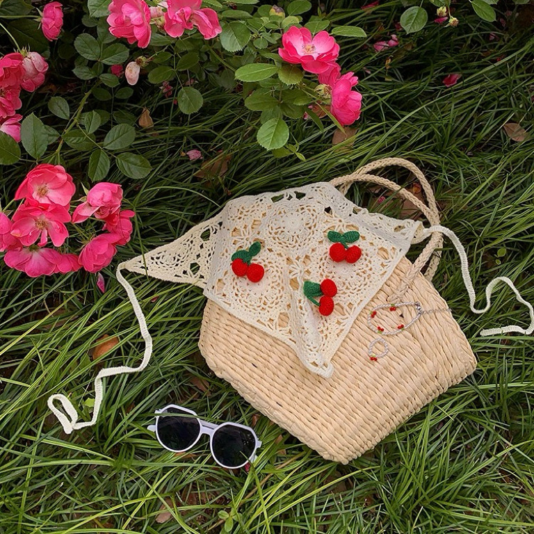 Francia cereza toallas triangulares mujeres primavera y otoño viajes padres-hijos gancho de punto flores hueco pañuelo de arte correa de pelo gorro