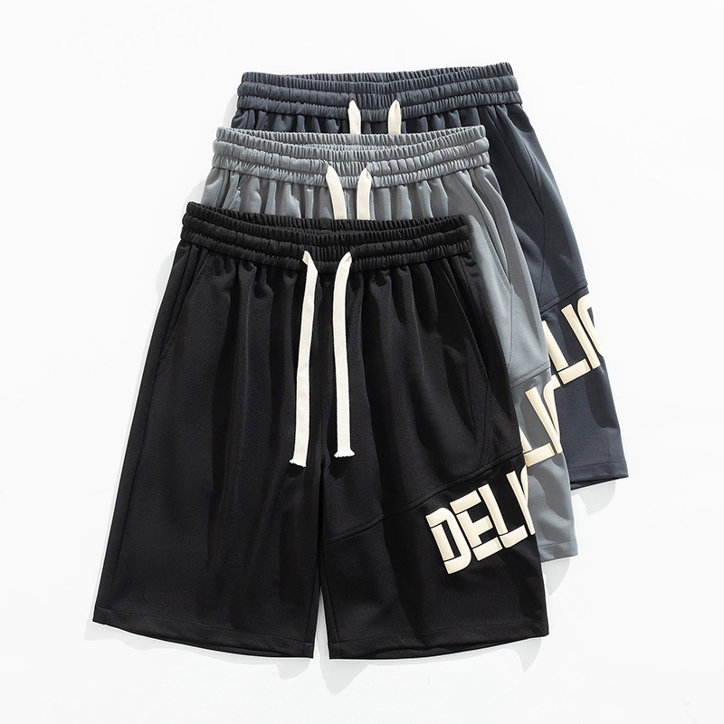 Pantalones deportivos casuales para hombres de verano nuevos pantalones de cinco puntos de estilo de Hong Kong letras sueltas pantalones de impresión de moda pantalones cortos