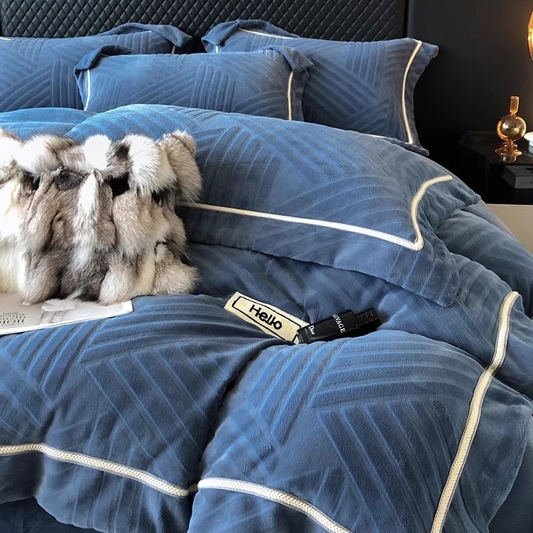 Luz de lujo espeso de leche de cuatro piezas de seda de coral esculpida de alto nivel sábanas de cama cálidas de invierno set