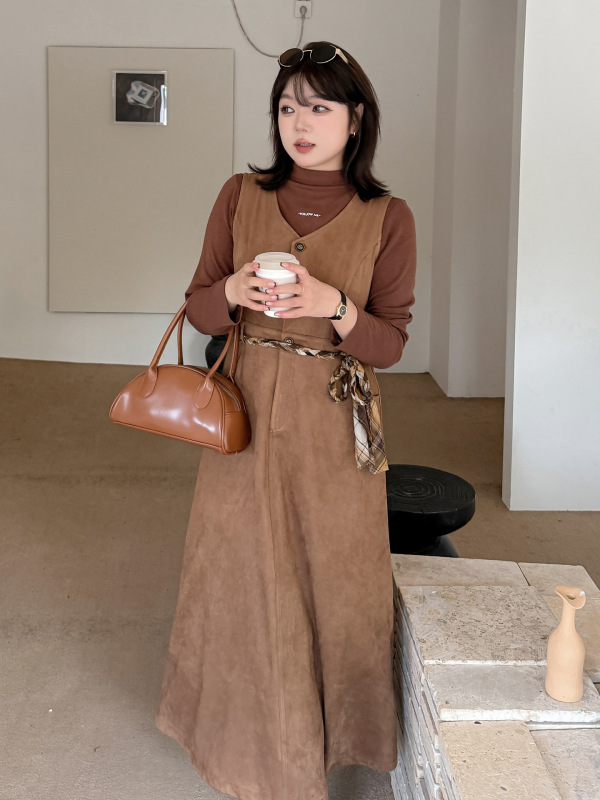 伊诺大码女装美拉德风背心裙2025秋复古气质V领牛皮绒长裙323343|undefined