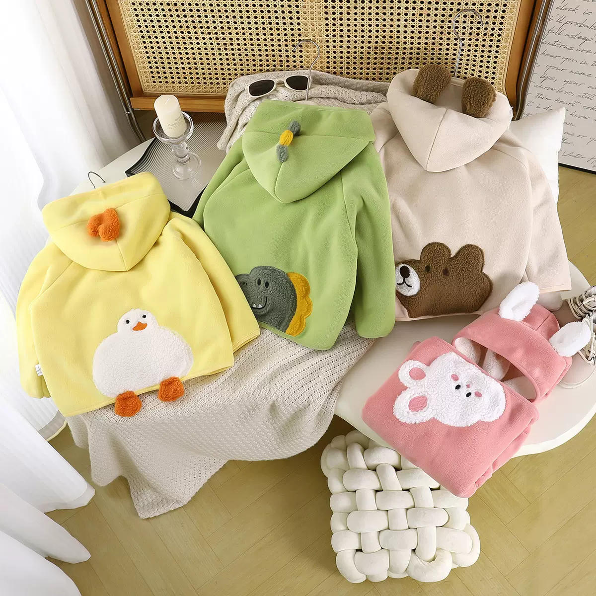 儿童冬季2025新款外套卡通图案摇粒绒上衣加绒款男童女童连帽童装