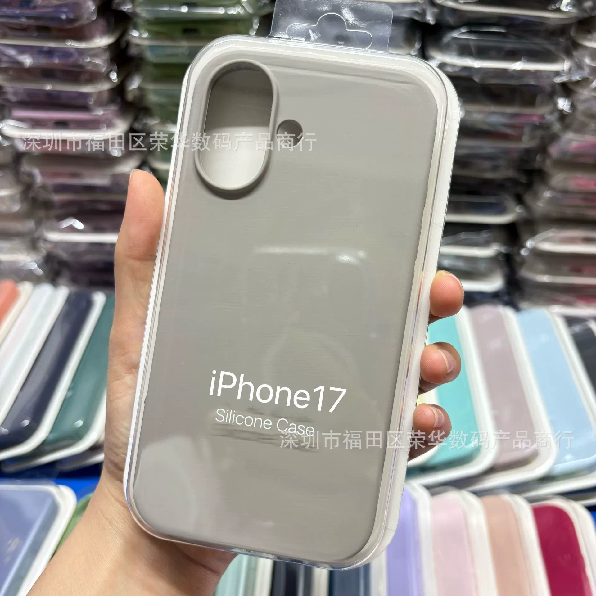 Чехол для телефона Apple iPhone17/iPhone17 Pro/iPhone17 Pro Max — жидкий силикон, кнопка камеры, защита от падений