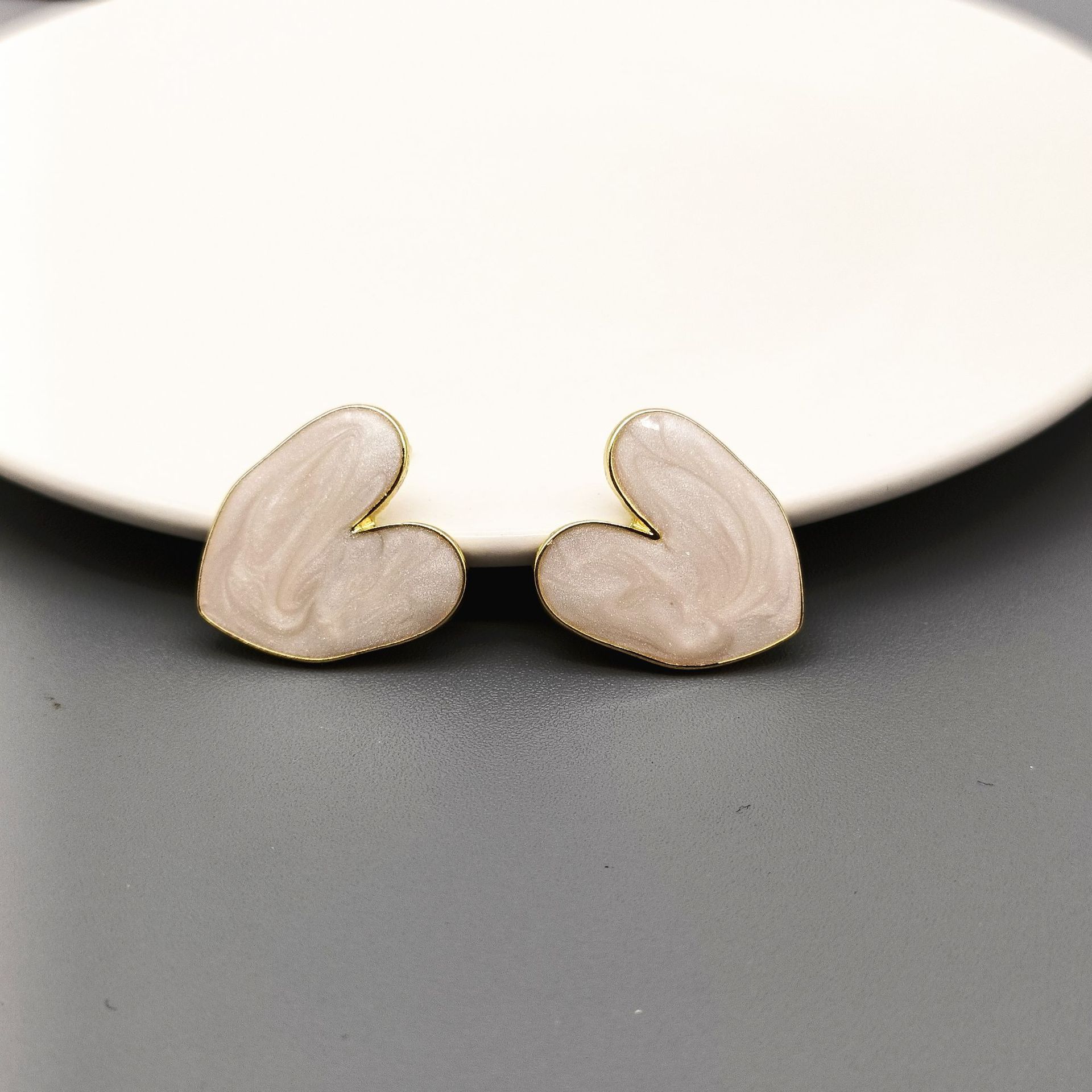 Valentine'S Day Festival 1 Pair Simple Style Heart Shape Alloy Enamel Valentine's Day Women's Ear Studs